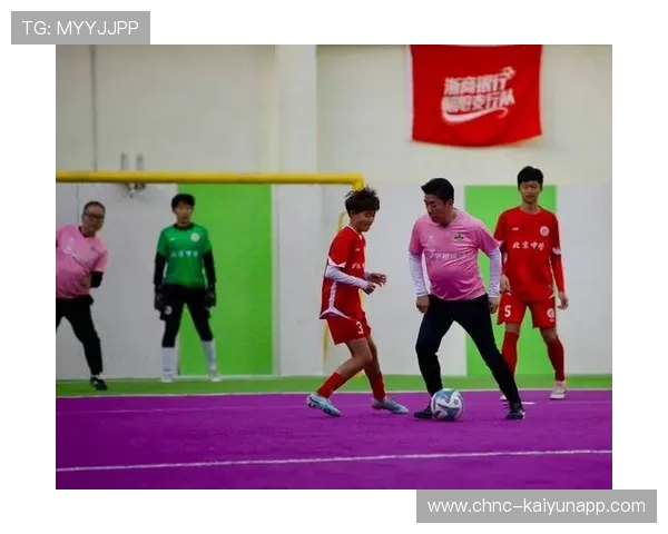 冠军球队球员参与线上粉丝互动答疑拉近距离，冠军主场