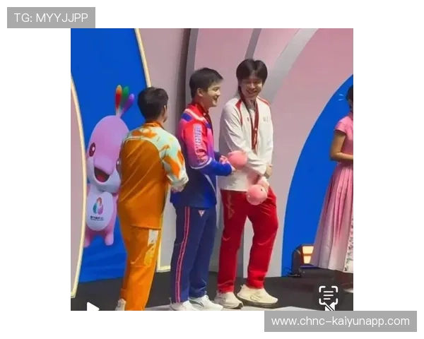 全村的希望！林诗栋从海口出发澳门打全运会，海南队领导鲜花+欢送