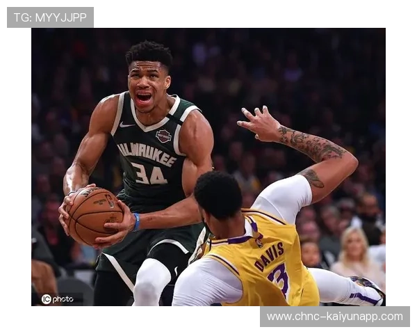 湖人教练组布阵，替补使用更具弹性